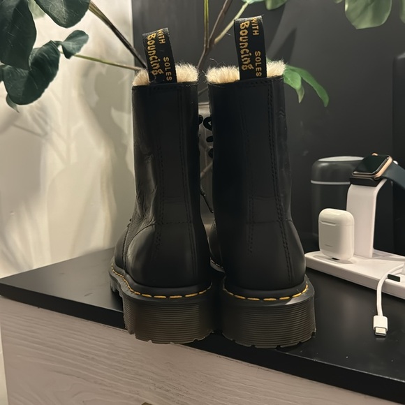 Dr. Marten fur lined Serena boots - Picture 4 of 4